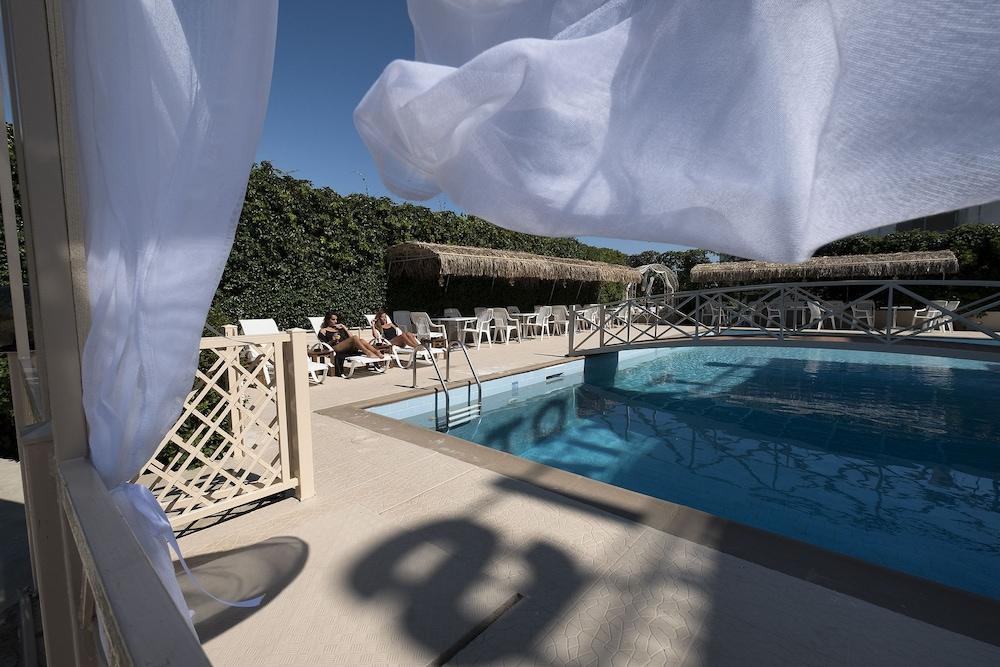 Hotel Taxiarhis Loutra Kyllinis Luaran gambar
