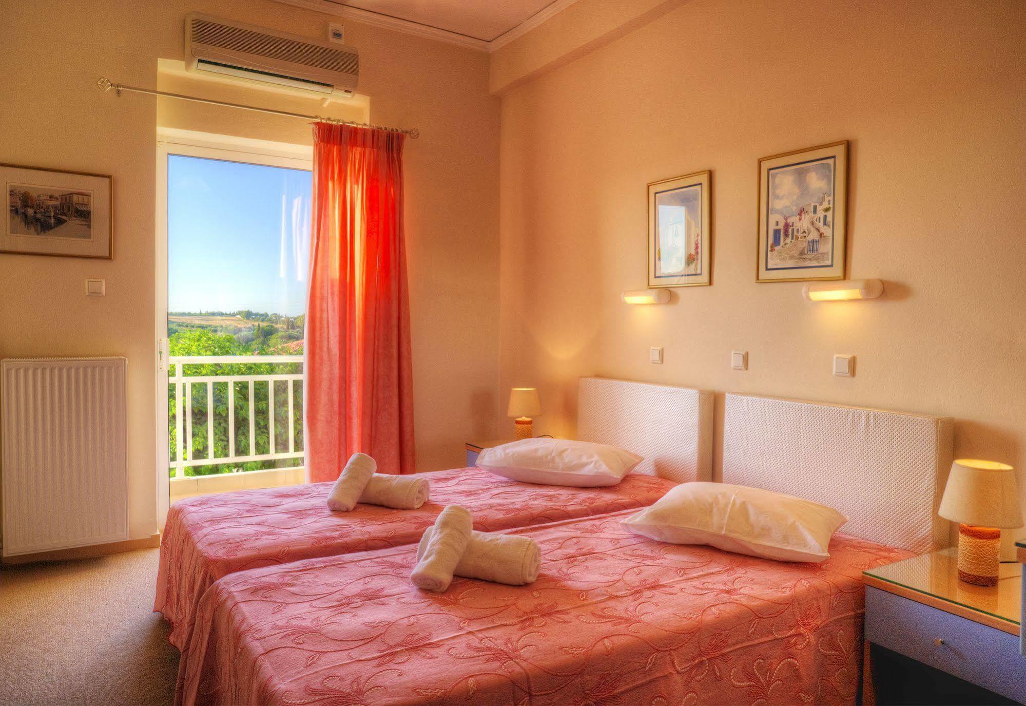 Hotel Taxiarhis Loutra Kyllinis Luaran gambar